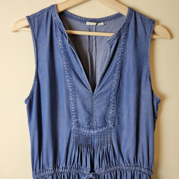 Sleeveless Chambray Gap Dress - Picture 4 of 5